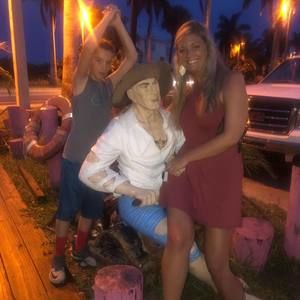 Meet your Posher, Nikki